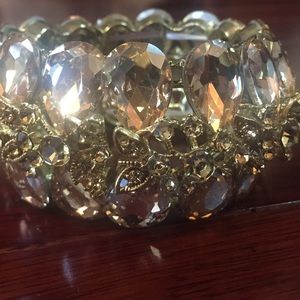 Gold Bracelet Gold crystals 💎 free after $100 💵